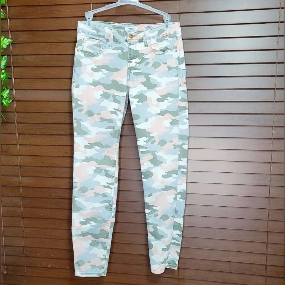 Kensie 'The Effortless Skinny Ankle' Pink Camo Women's Pants Size 4/27